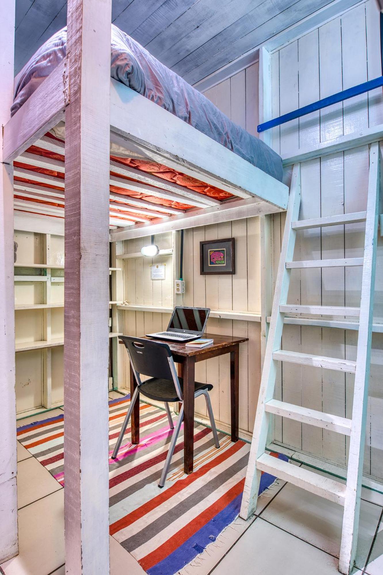 Saigon Bay Bed & Breakfast โบกัสทาวน์ ภายนอก รูปภาพ
